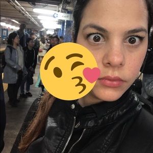 Meet your Posher, Rebeca